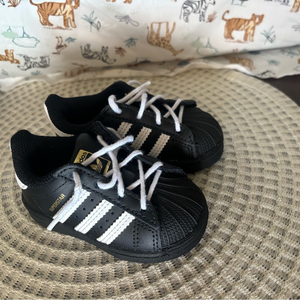 Adidas Kids Superstar Black and White Shoes 4c